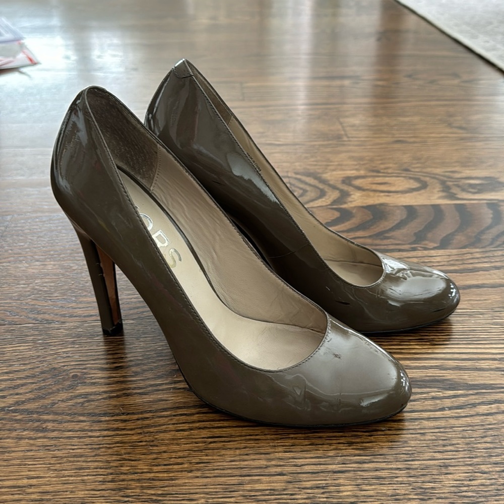 KORS Michael Kors Patent leather pumps